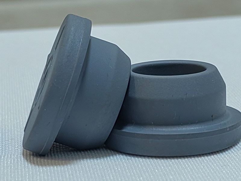 13 ملم 20 ملم 28 ملم 32 ملم الرمادي الصيدلانية كلوروبوتيل بوتيل المطاط مغلق للزجاج القنينة الحقن زجاجة اللقاح