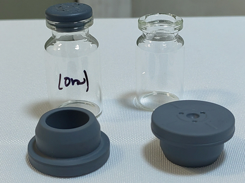 13 ملم 20 ملم 28 ملم 32 ملم الرمادي الصيدلانية كلوروبوتيل بوتيل المطاط مغلق للزجاج القنينة الحقن زجاجة اللقاح