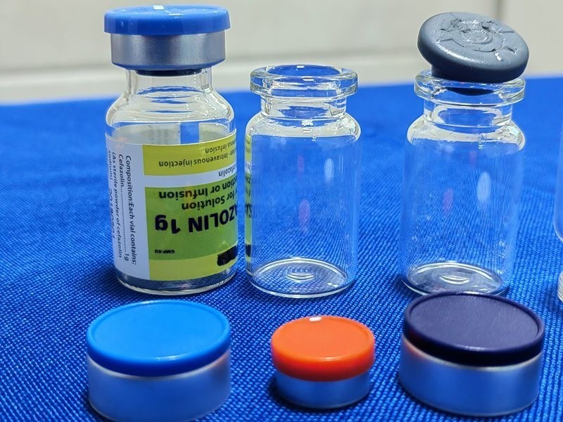 5 مل 10 مل 20 مل قنينة البنسلين الصيدلانية علبة زجاجة صغيرة شفافة حمراء طبية عقيمة لقاح زجاجي