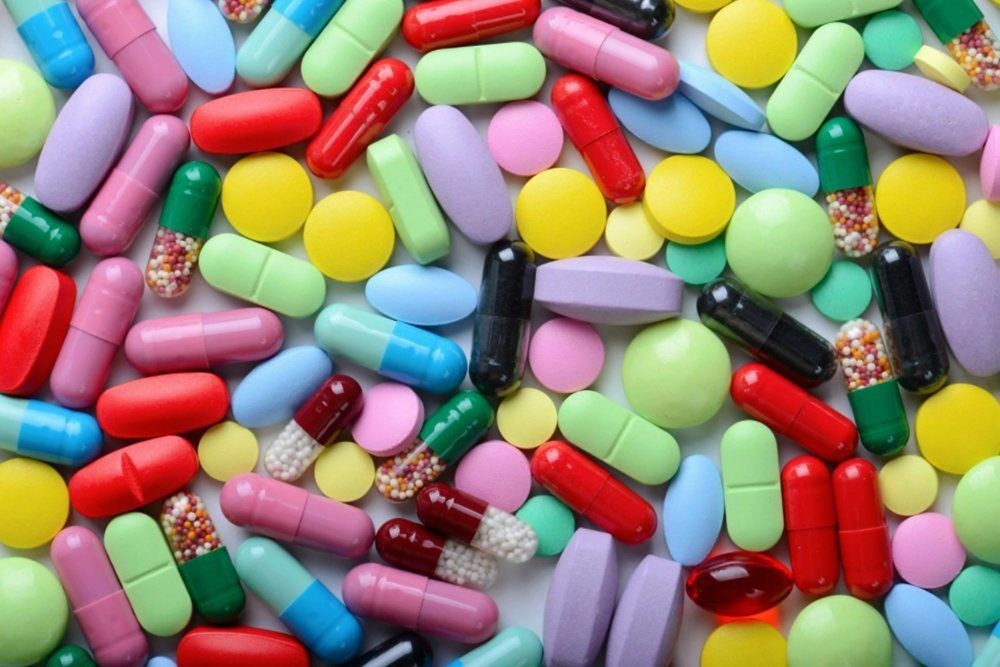 زجاجة حبوب منع الحمل من البلاستيك الزرقاء PET 100ml كبسولة حبوب منع الحمل مع غطاء المسمار الفضي